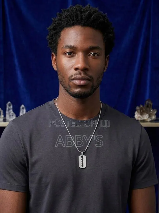 The Razor Emblem Necklace · Photo 1