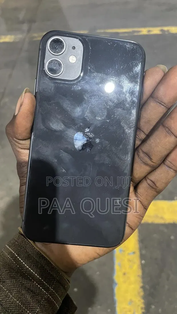Apple iPhone 11 128 GB Black · Photo 1