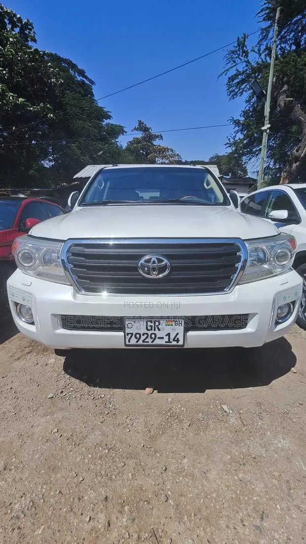 Toyota Land Cruiser 4.5 V8 GXR 2014 White · Photo 1