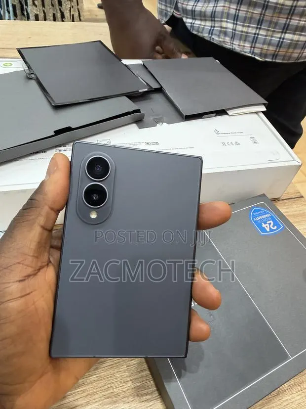 Samsung Galaxy Z Fold8 512 GB Gray · Photo 1