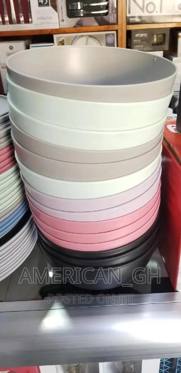 Microwaveable Bowls and Plates · Photo 1