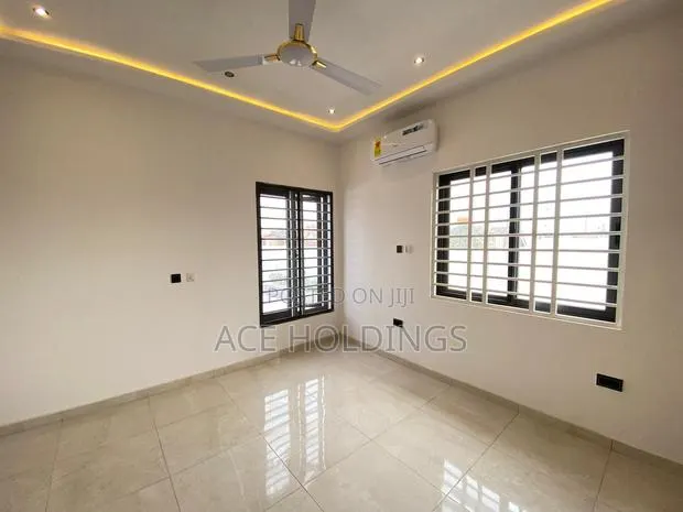 4bdrm House in Ogbojo, East Legon for sale · Photo 3