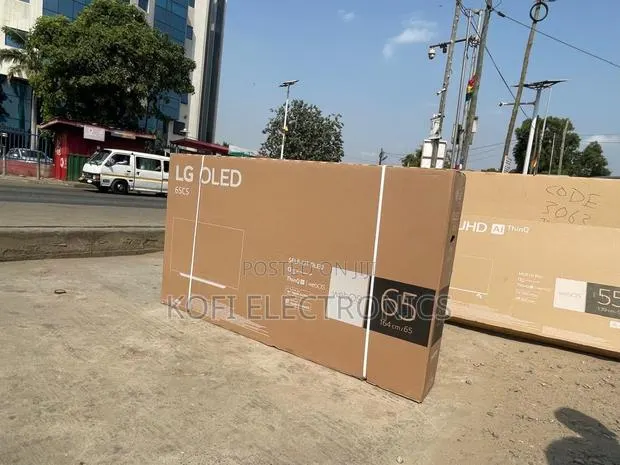 Lg 65” Oled Infinityview Prime Seamless Borderless Display · Photo 1