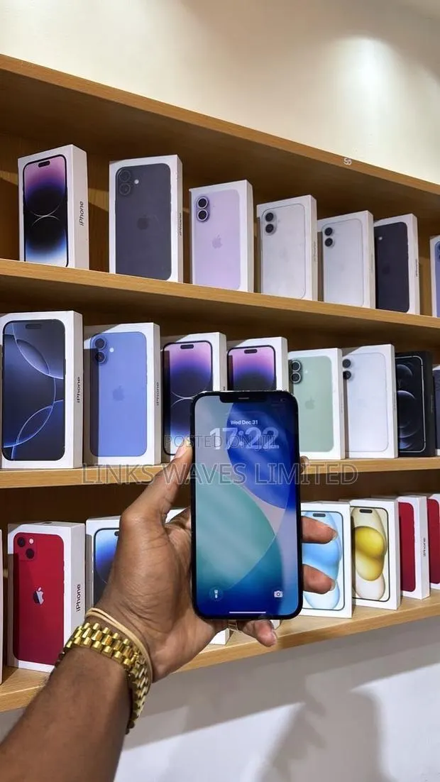 New Apple iPhone XR 128 GB Black · Photo 1