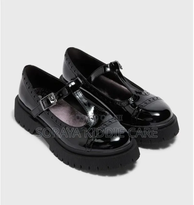 Girls Black Shoes · Photo 1