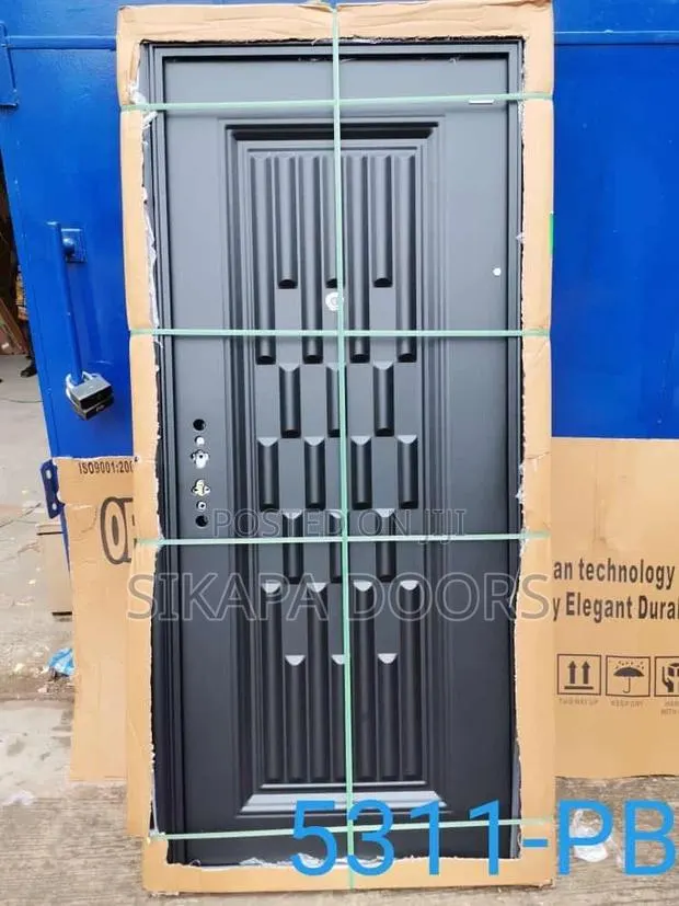 Heavy Duty High Quality Door · Photo 1