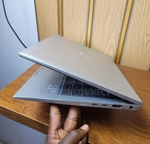 Laptop HP EliteBook 830 G7 16GB Intel Core i7 SSD 512GB · Photo 1
