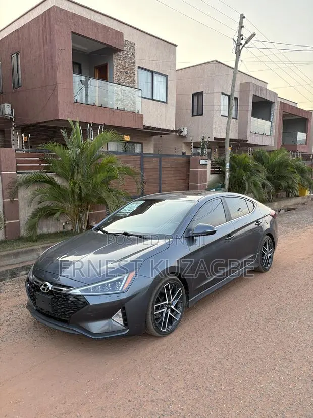 Hyundai Elantra 2020 Silver · Photo 1