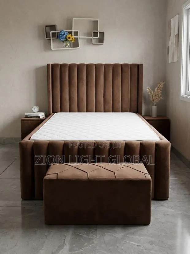 Luxury Bed Set With Latex Mattress & Bench – Like New! · Photo 1