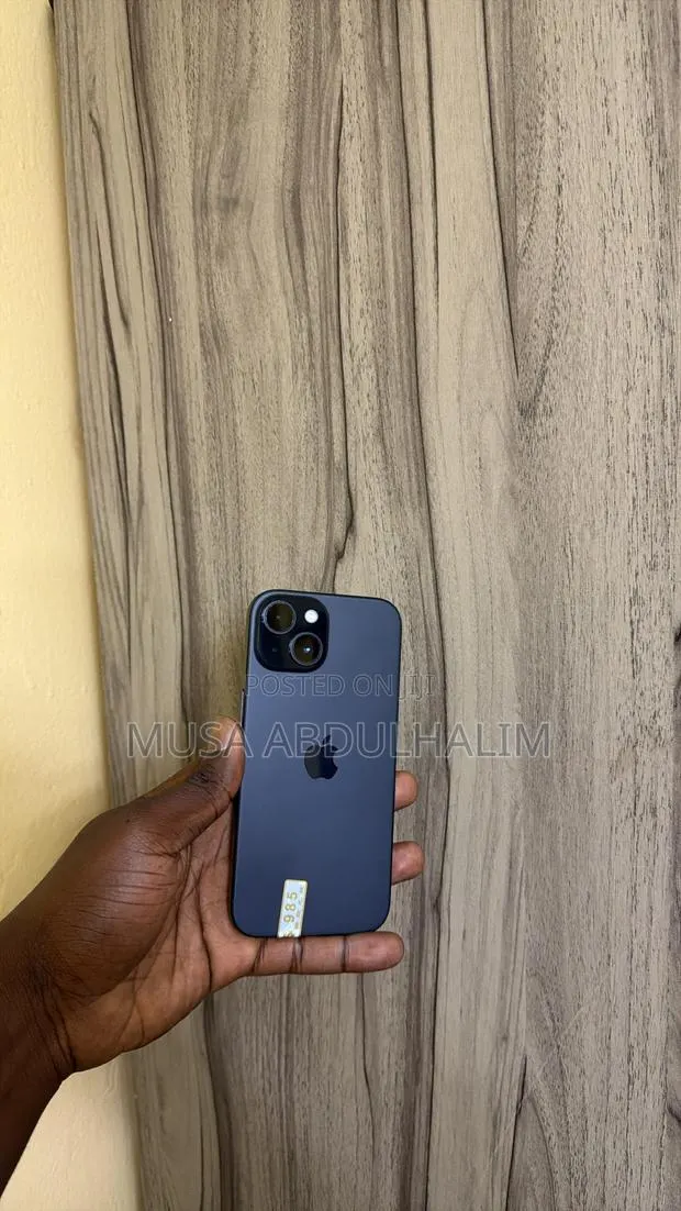 Apple iPhone 15 128 GB Black · Photo 1