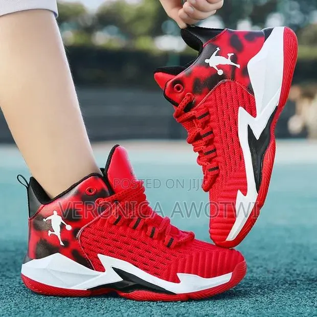 Red Quality Sneakers · Photo 1