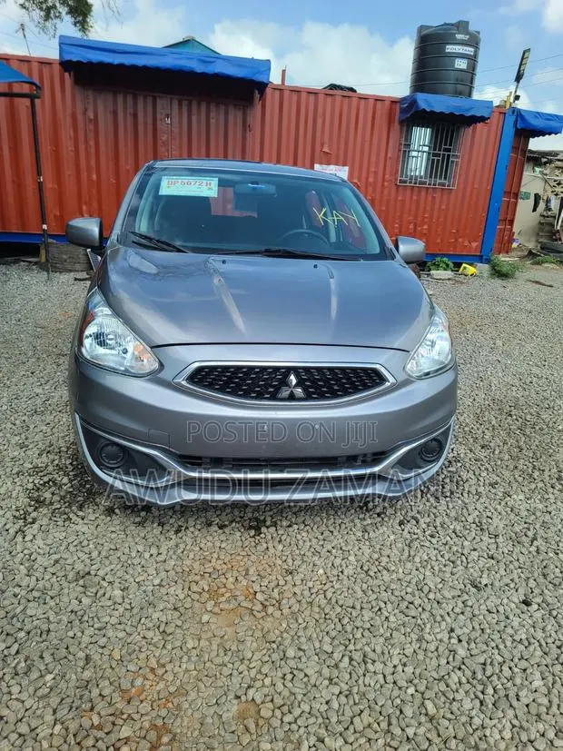 Mitsubishi Mirage ES 2017 Silver · Photo 1