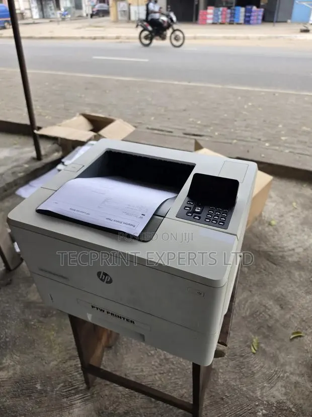 HP Laserjet Managed M506m · Photo 1