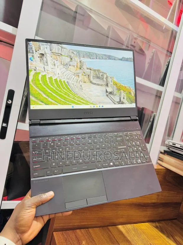 Laptop MSI GE66 Raider 16GB Intel Core i9 SSD 512GB · Photo 1