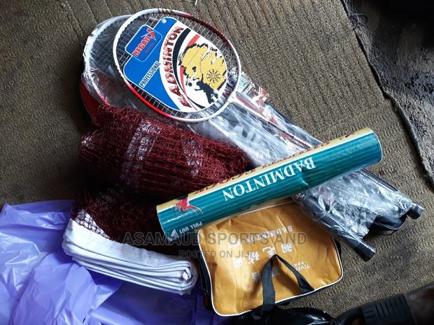 Original Set Of Badminton Racket, Net And Shuttle · Photo 1