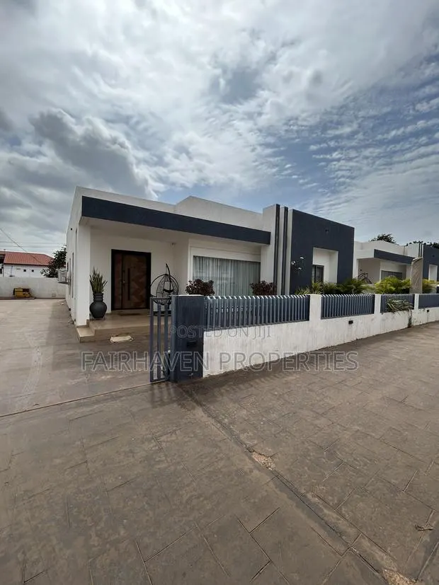 Furnished 3bdrm House in Fairhaven, Adenta for sale · Photo 1