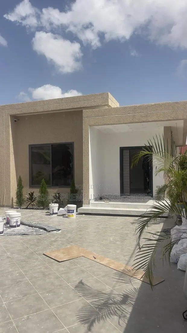 3bdrm House in West Trassaco, Ashaley Botwe for sale