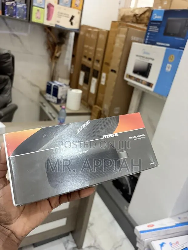 Newly in Stock Bose Soundlink Flex Portable Bluetooth Speaker · Photo 1