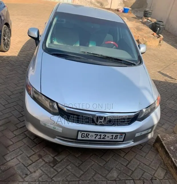 Honda Civic 2012 Silver · Photo 1