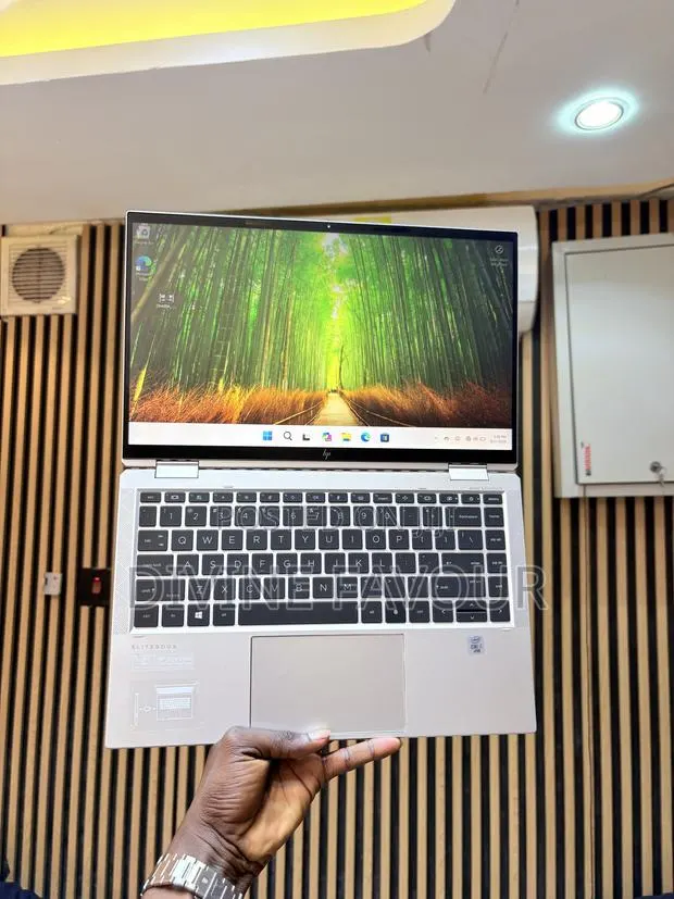 Laptop HP EliteBook x360 1040 G7 32GB Intel Core i7 SSD 512GB · Photo 1