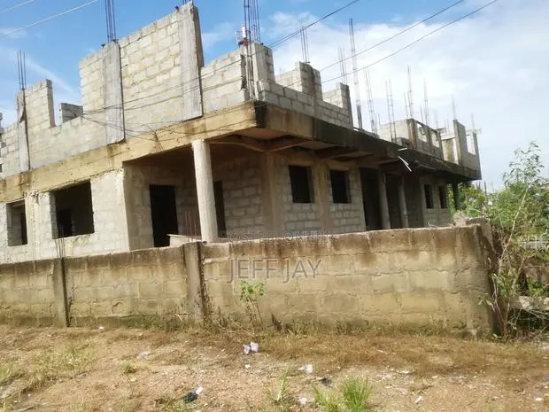 8bdrm Apartment in Kasoa for sale · Photo 1