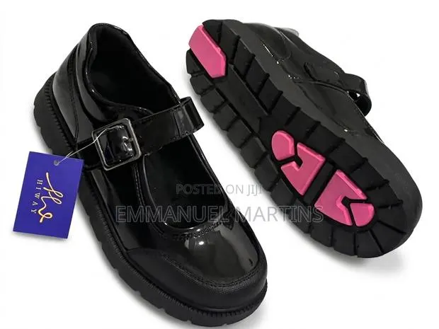 Chic Durable Black Back to School Shoe for Girls · Photo 3