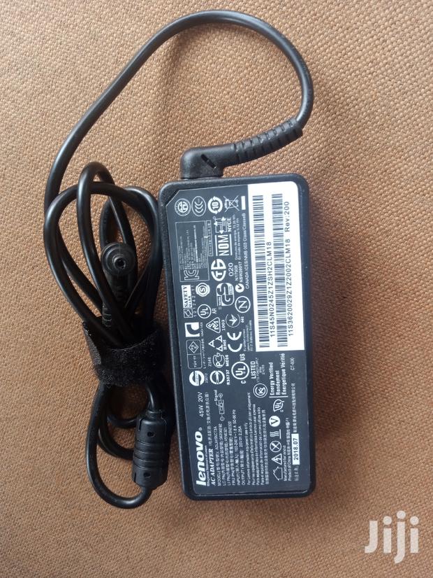 Lenovo Small Pin Charger · Photo 1