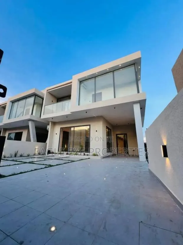 4bdrm House in School Junction for sale · Photo 1