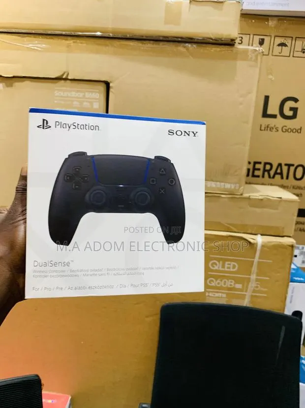 Black Colour Playstation 5 Dual Sense Controller · Photo 1