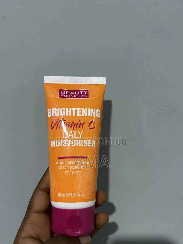 Brightening Vitamin C Moisturizer · Photo 1