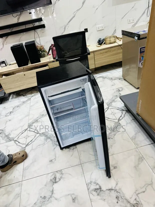 Newly Sealed in Box Table Top Fridge Nasco Nasf1-110fl · Photo 1