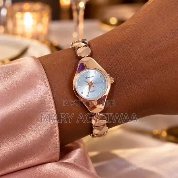 Elegant Ladies’ Bracelet Watch · Photo 1