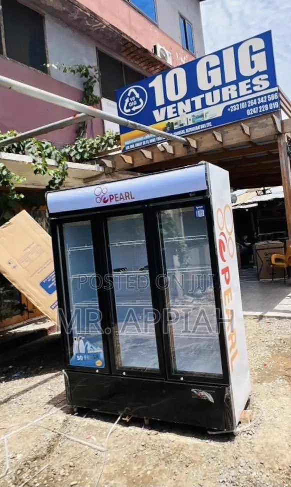 Lovely Design Pearl 950l 3 Door Electric Display/Beverages Cooler. · Photo 1