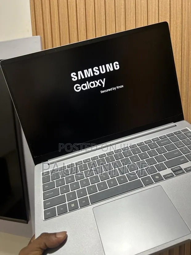 Laptop Samsung Galaxy Book4 16GB Qualcomm Snapdragon X Plus SSD 512GB · Photo 1