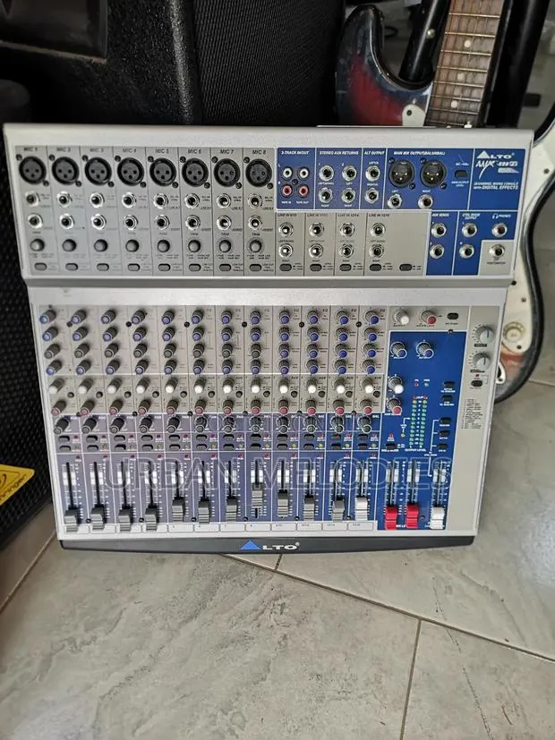 Alto Amx - 220 Fx Mixer · Photo 1
