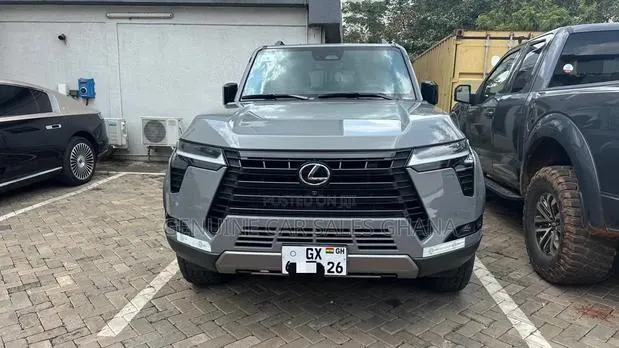 Lexus GX 2026 Silver · Photo 1