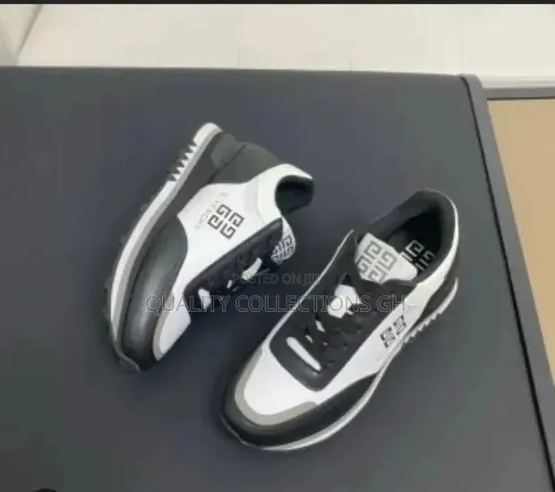 Authentic Givenchy Sneakers · Photo 1