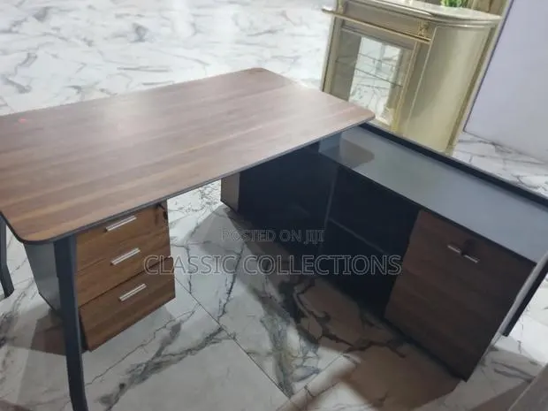 L-Shaped Executive Office Desk -1.6m · Photo 1
