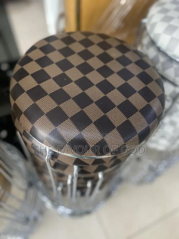 A Colorful All Purpose Chair · Photo 1