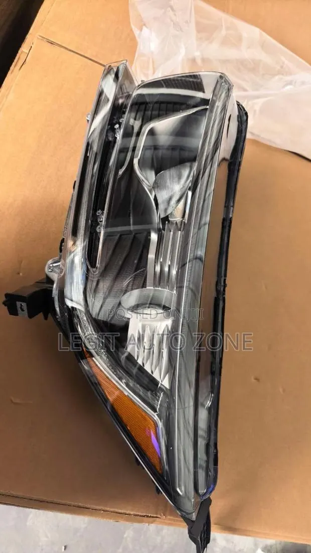 Honda CRV 2017,2018,2020,2019,2021,2022, Headlight Normal · Photo 1