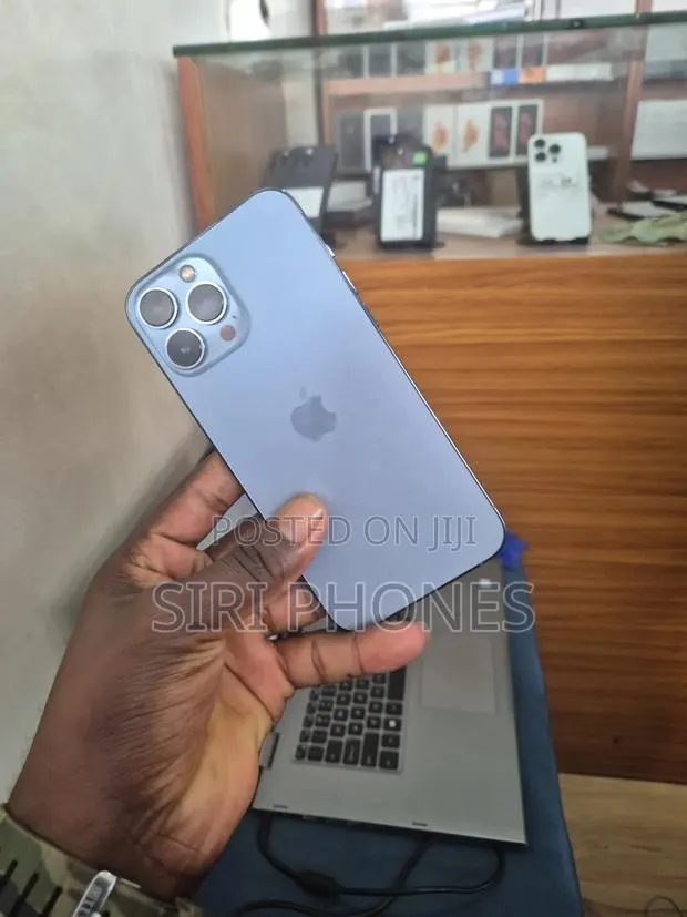 Apple iPhone 13 Pro Max 256 GB Blue · Photo 1