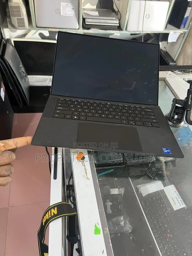 Laptop Dell Precision 5560 32GB Intel Core i7 SSD 512GB · Photo 1