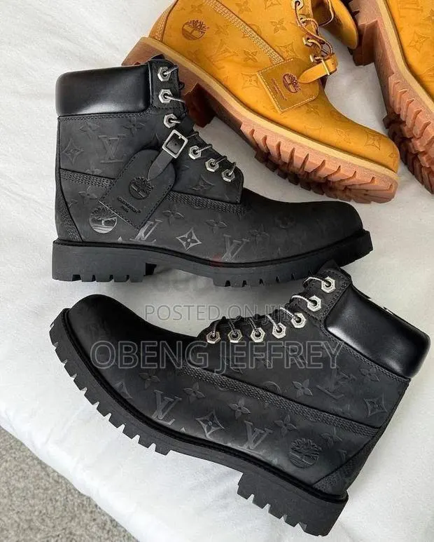 Original Louis Vuitton Timberland Boots Black · Photo 3