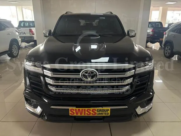 New Toyota Land Cruiser LC300 2025 Black · Photo 1