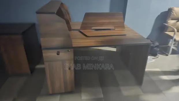 2-in-1 Modern Wooden Office Workstation / Face-to-Face Desk · Photo 1
