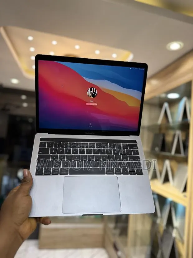 Laptop Apple MacBook Pro 2019 8GB Intel Core i5 SSD 256GB · Photo 1