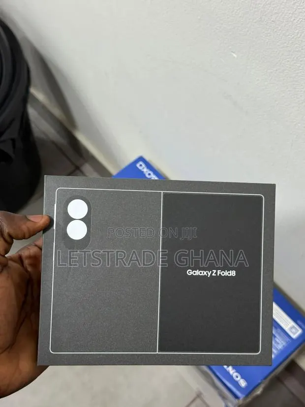 New Samsung Galaxy Z Fold8 256 GB Graphite · Photo 1