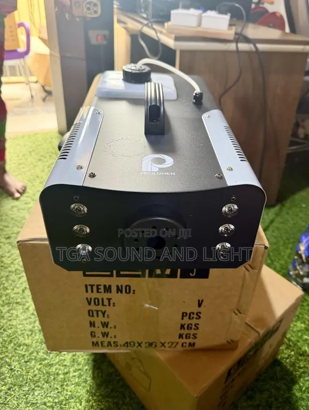 Prolumen 1500 Watts Smoke/Fog Machine With LED Lights · Photo 1