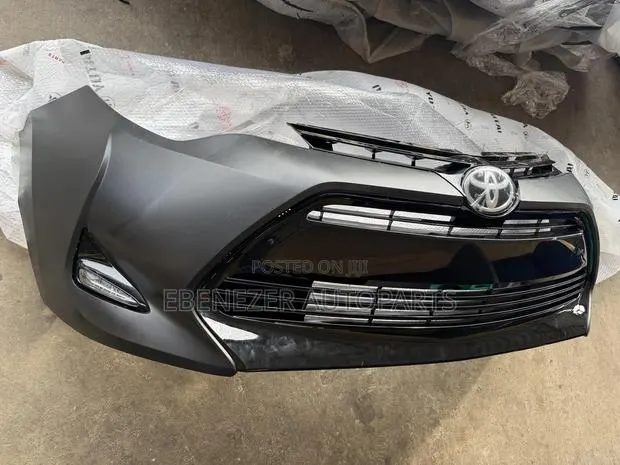 Toyota Corolla Le Front Bumper Complete 2017 2018 2019 · Photo 1