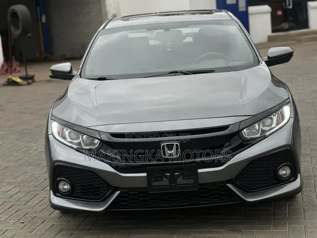 Honda Civic EX Hatchback 2018 Gray · Photo 1